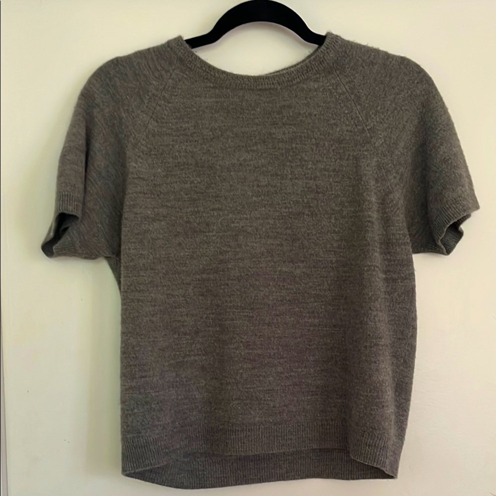 Classic Gray Short Sleeve Sweater/ knit size S
